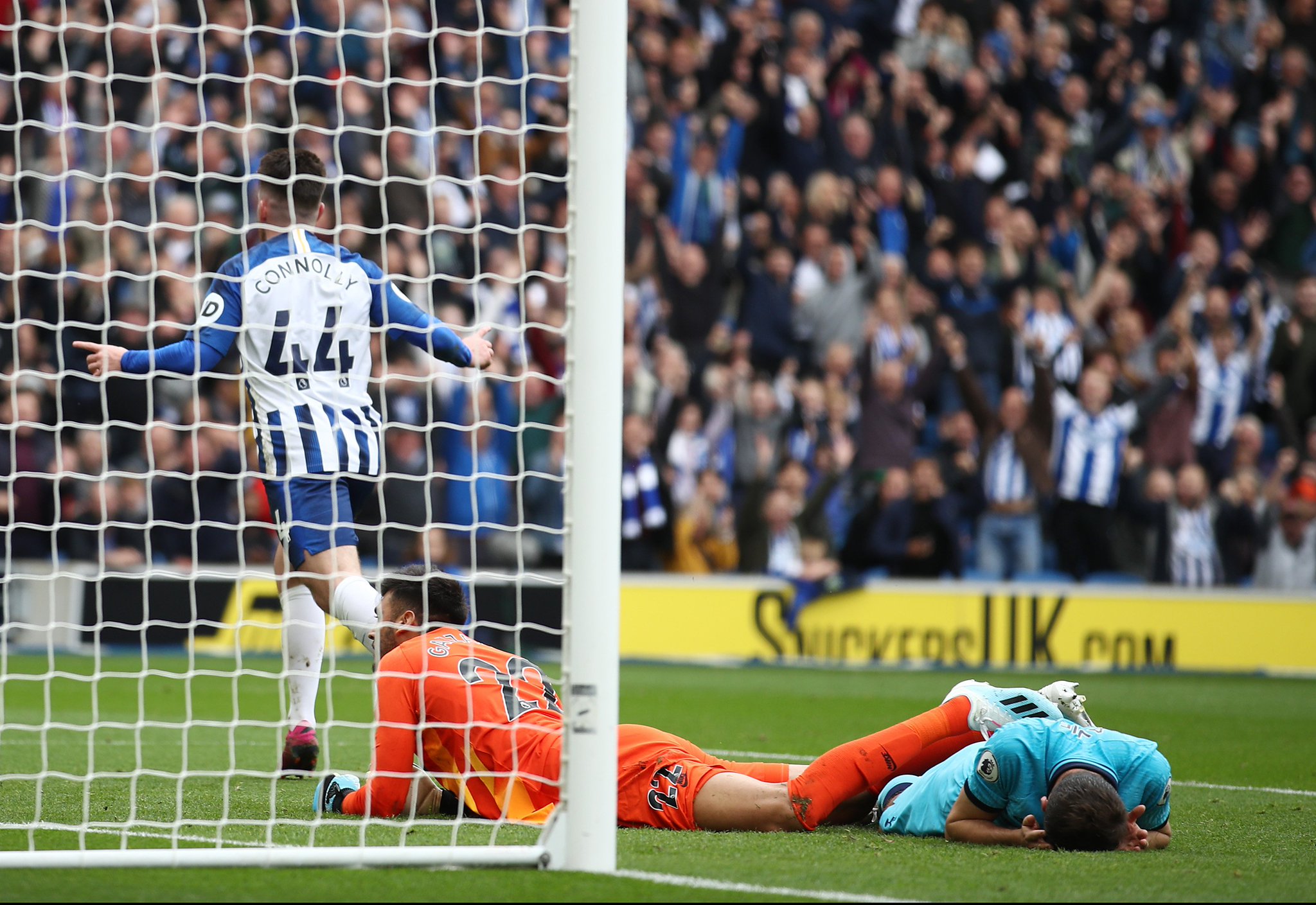 两人狭路相 两人狭路相