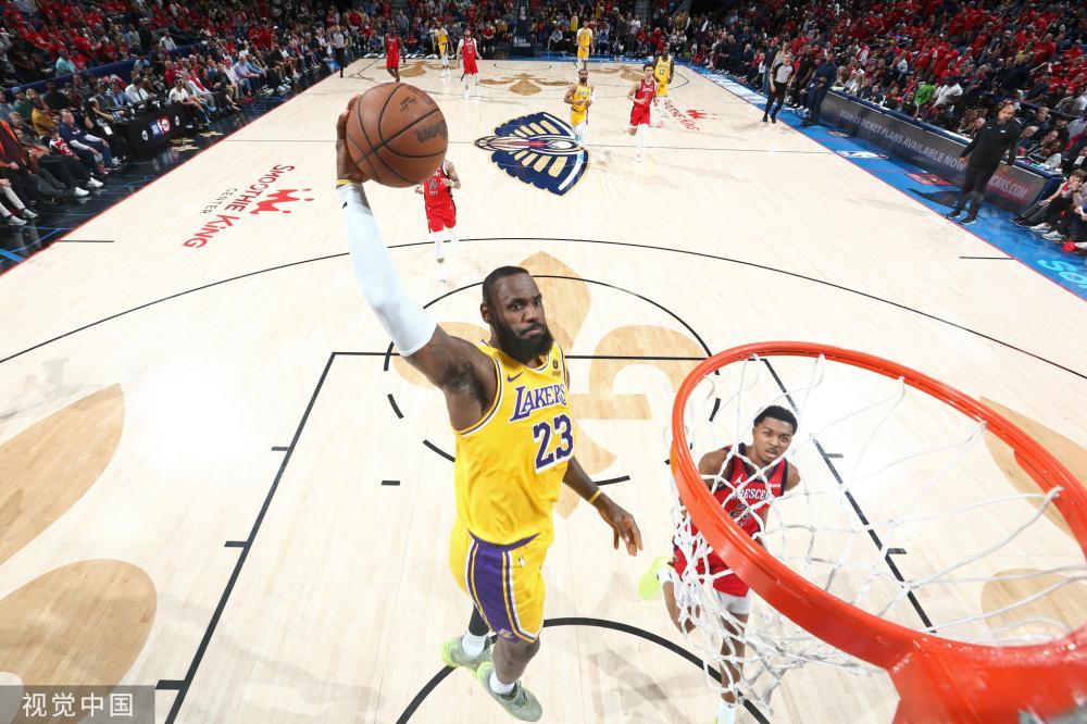 担任中后卫 担任中后卫